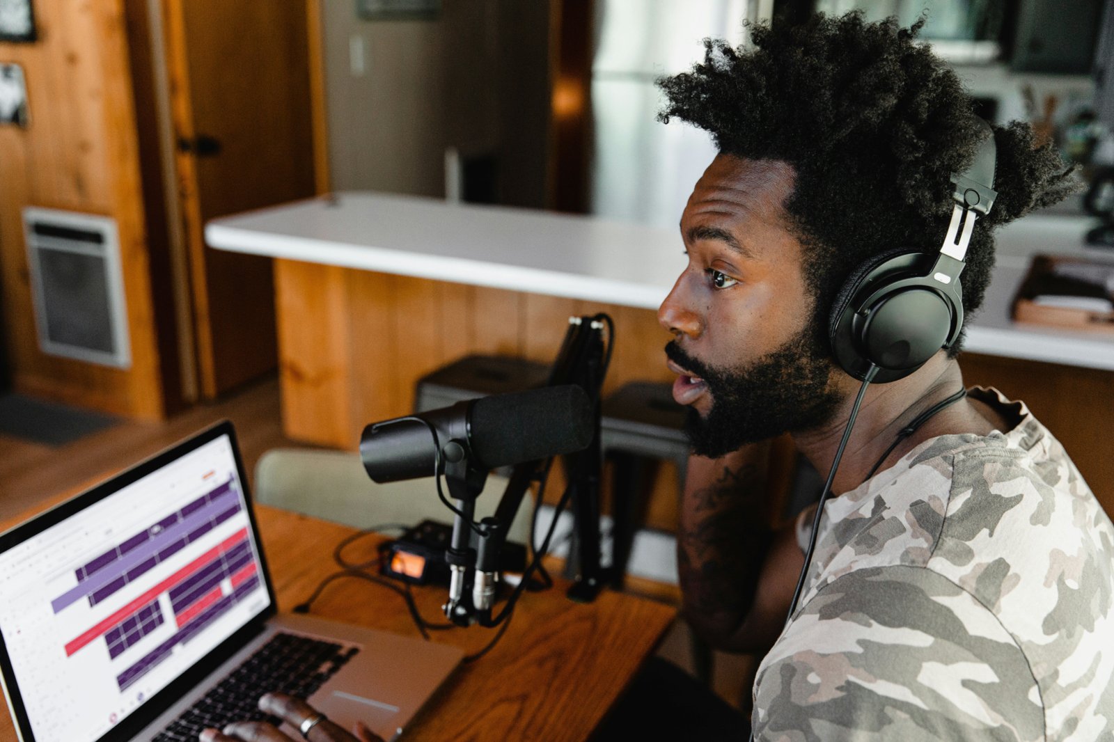 Podcasts make for fantastic longform viral video content Podcasts make for fantastic longform viral video content